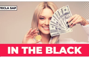 IN THE BLACK? Qual é o significado de (TO BE) IN THE BLACK?